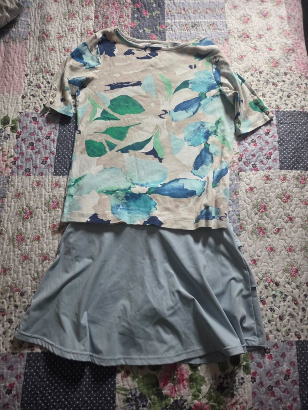 Chicos Top Womens 1 Medium Floral Stretch 1/2 Sleeve Art to Wear matching skort